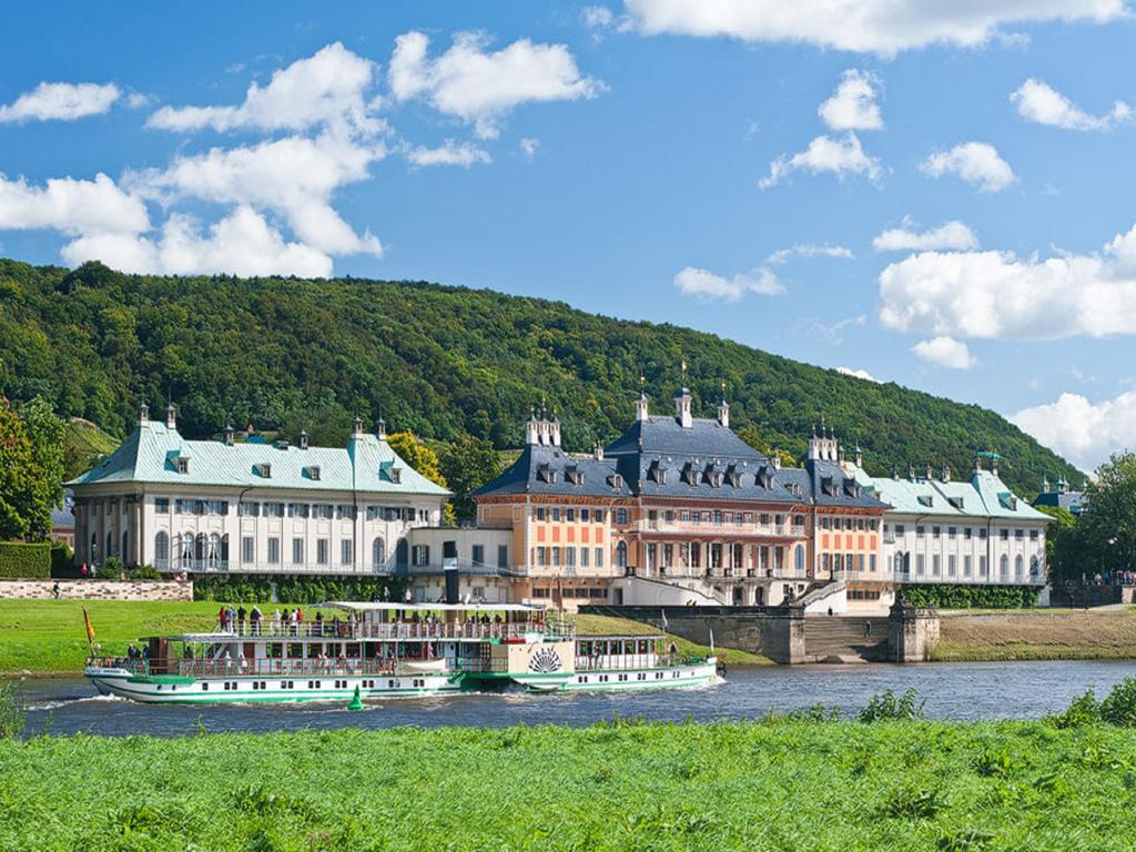 Villa Eschebach - Ferienwohnung Дрезден Екстериор снимка